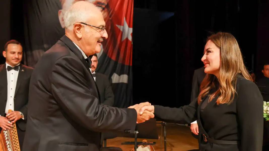 Atatürk’ün Sevdiği Şarkılarla Antalya’da Anlamlı Gece 5